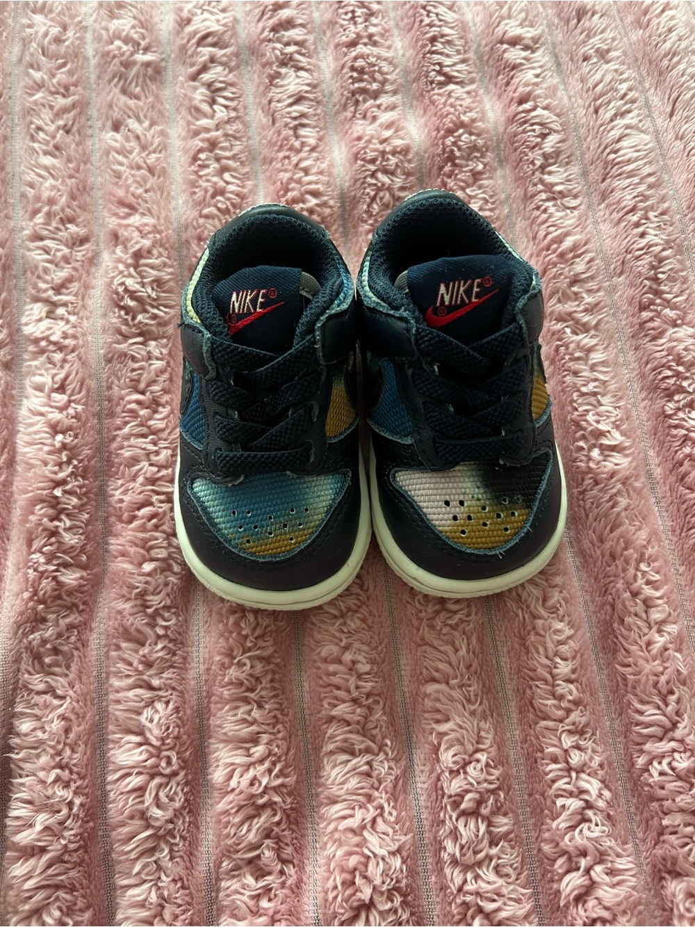 Nike Kids' Navy and Yellow Gradient Sneakers